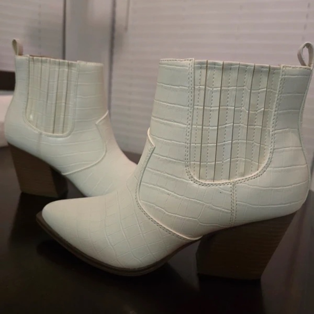 Croc-Embossed White Heeled Ankle Boots